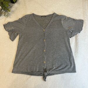 Gyft black and white striped top